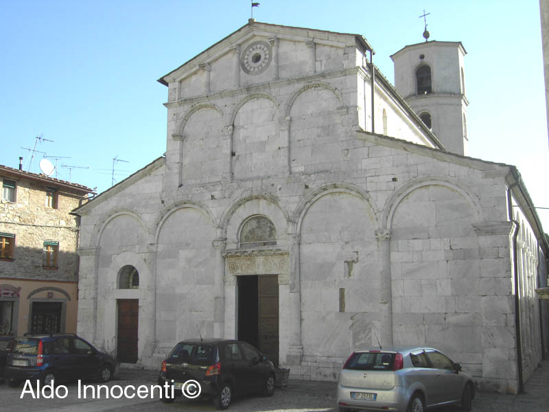 S. MARIA DEL GIUDICE: CHIESA S. MARIA ASSUNTA FACCIATA E CAMPANILE 2' IMMAGINE